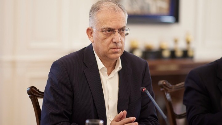 Θεοδωρικάκος: «Γυναίκες της ΕΛ.ΑΣ, σας ευχαριστώ!»