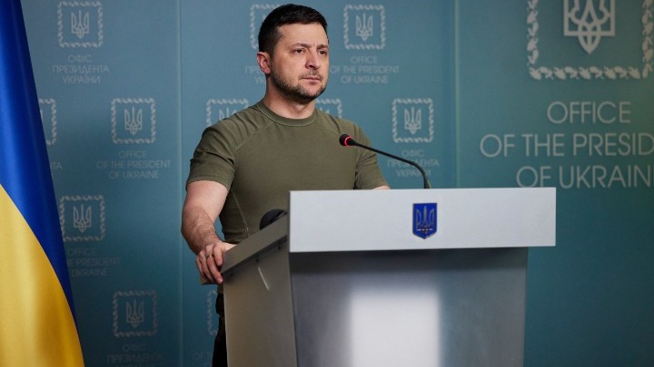 Ζελένσκι: «Η Ουκρανία είναι έτοιμη να συζητήσει το καθεστώς ουδετερότητας»