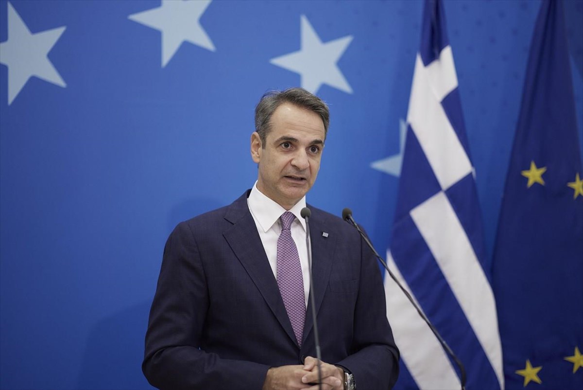 Ο ανασχηματισμός που έρχεται και η μείωση του ΦΠΑ στα τρόφιμα που είναι στο… περίμενε!