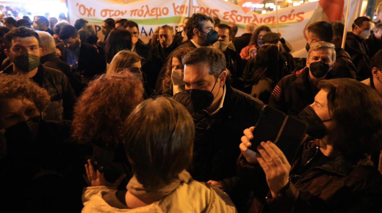 Αλ. Τσίπρας: Έδωσε το «παρών» στη συναυλία ειρήνης στα Προπύλαια