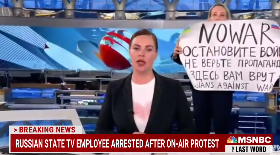 Marina Ovsyannikova: Η Ρωσίδα δημοσιογράφος αρνείται το άσυλο του Μακρόν – «Είμαι πατριώτισσα»