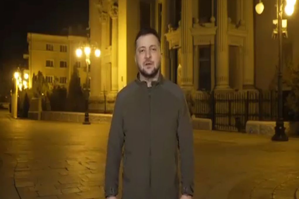 Το Twitter έχει πάρει φωτιά: Από Green Screen βγαίνει ο Ζελένσκι – Αυγερινός: «Έχει φυγαδευτεί στην Πολωνία»