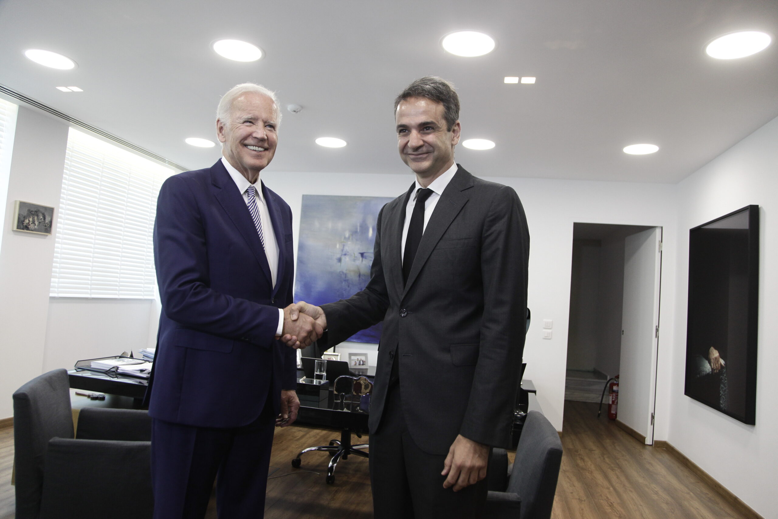 Η αγωνία Μητσοτάκη για νέο κίνημα «Δεν Πληρώνω» και ο «έρωτας» των ΗΠΑ με την Τουρκία