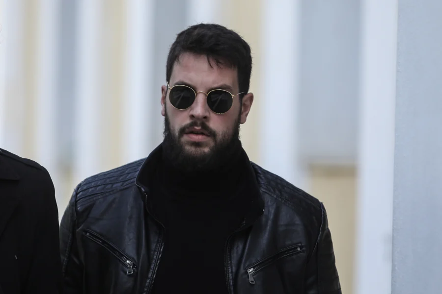 Φίλος του Μάνου Δασκαλάκη αποκαλύπτει: «Η κοπέλα του είναι έγκυος» (vid)