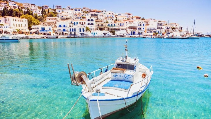 Κικίλιας: «Εργαζόμαστε καθημερινά για ποιοτική και ποσοτική μεγέθυνση του τουρισμού»