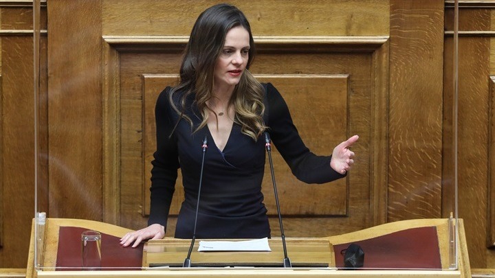 Αχτσιόγλου: «Στρατευόμαστε στην Αριστερά με έναν πολύ διαφορετικό τρόπο» (vid)