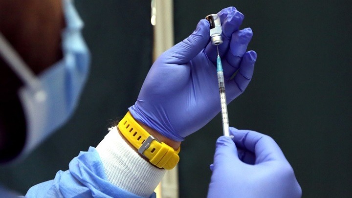Εμβόλια COVID-19: Η παραγωγή και τα αποθέματα είναι πλέον τεράστια – Πελώριες ανισότητες