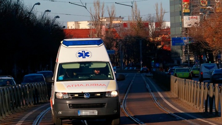 Βουκουρέστι: Ένας οδηγός σκοτώθηκε όταν έπεσε με το αυτοκίνητό του πάνω στην πύλη της πρεσβείας της Ρωσίας (vid)