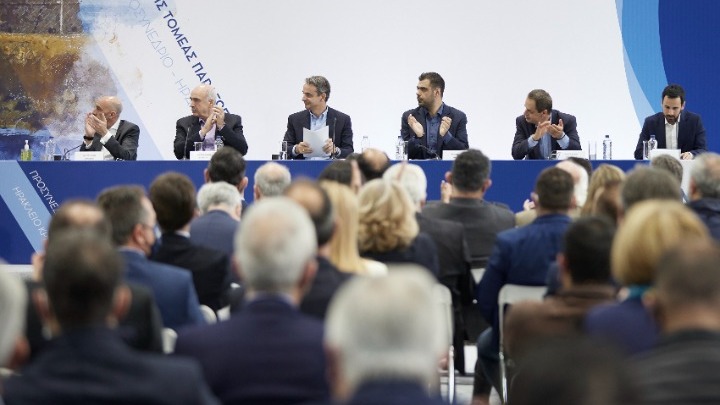 Ηράκλειο – Προσυνέδριο της ΝΔ: Οι κυβερνήσεις του ΠΑΣΟΚ και του ΣΥΡΙΖΑ έμειναν στις υποσχέσεις