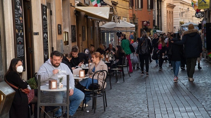 Ιταλία: 64.951 νέες μολύνσεις, 149 θάνατοι