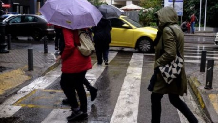 Καιρός: Συνεχίζεται και αύριο η κακοκαιρία στην χώρα μας με τοπικές βροχές και σποραδικές καταιγίδες