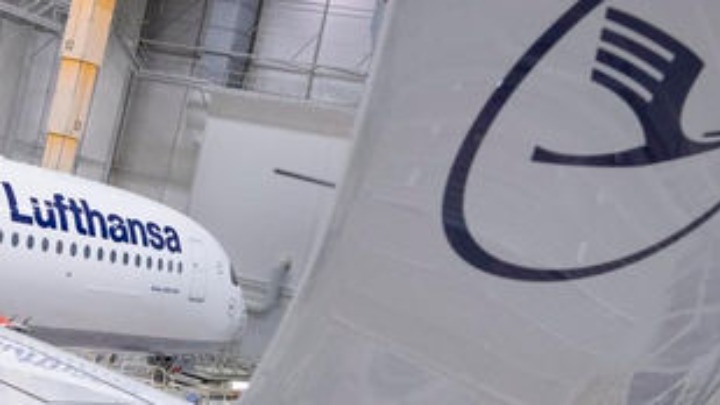 Lufthansa: Αναμένει αύξηση των τιμών στα εισιτήρια