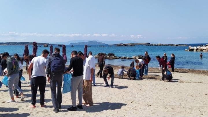Χανιά: Μαθητές από 5 χώρες μάζεψαν 100 κιλά σκουπίδια
