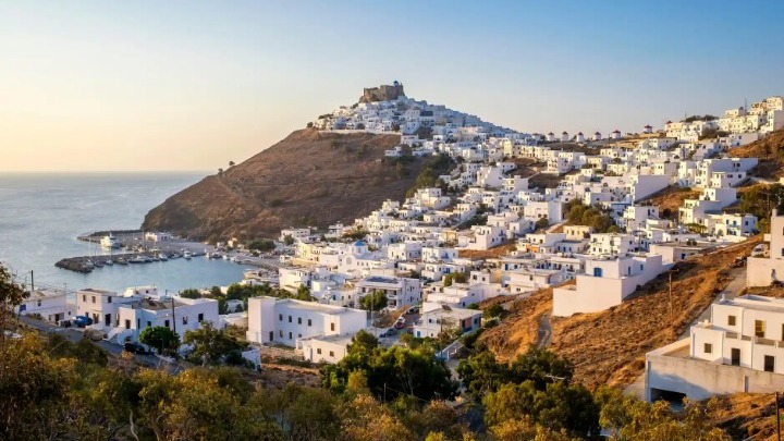 Ο Guardian ανακαλύπτει τα κρυμμένα μυστικά της Ελλάδας για μοναδικές διακοπές! (vids)