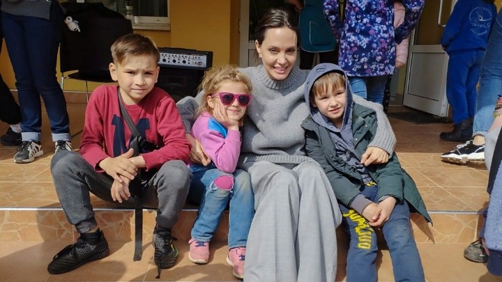 Ουκρανία: Η Αντζελίνα Τζολί στη Λβιβ για να συναντήσει εκτοπισμένους