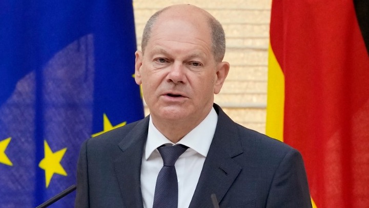 Σολτς: Προειδοποιεί για το ενδεχόμενο η Ρωσία να διακόψει την παροχή φυσικού αερίου