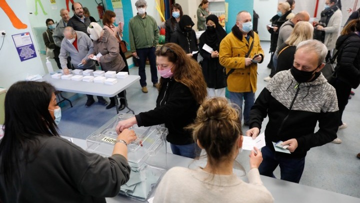 Γαλλία: Στις κάλπες οι πολίτες για τις προεδρικές εκλογές