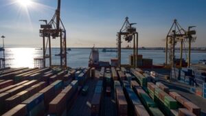 Η Θεσσαλονίκη μπορεί να καταστεί ο πιο ανταγωνιστικός διεθνής διαμετακομιστικός κόμβος στη ΝΑ Ευρώπη