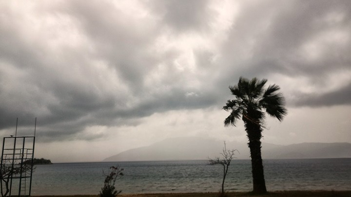 Βροχές και σποραδικές καταιγίδες στα δυτικά και βόρεια για το Σάββατο