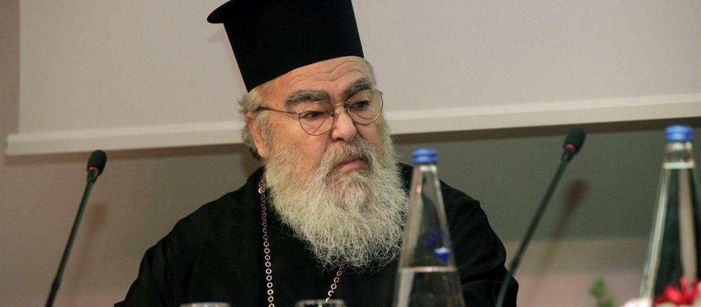 Ένταση μεταξύ του Μητροπολίτη Δωδώνης και των υγειονομικών σε αναστολή – «Να κάνετε το εμβόλιο» (vid)