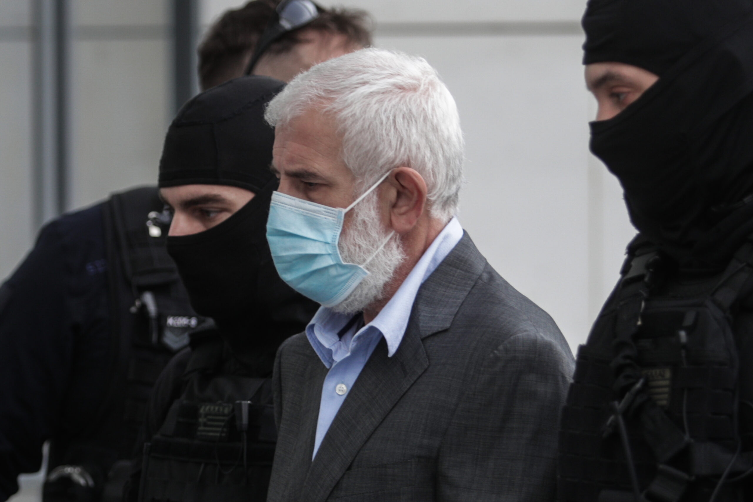 Δικηγόρος Πέτρου Φιλιππίδη: «Tο παιδί του και η γυναίκα του είναι δίπλα του μια αγκαλιά και οι τρεις»