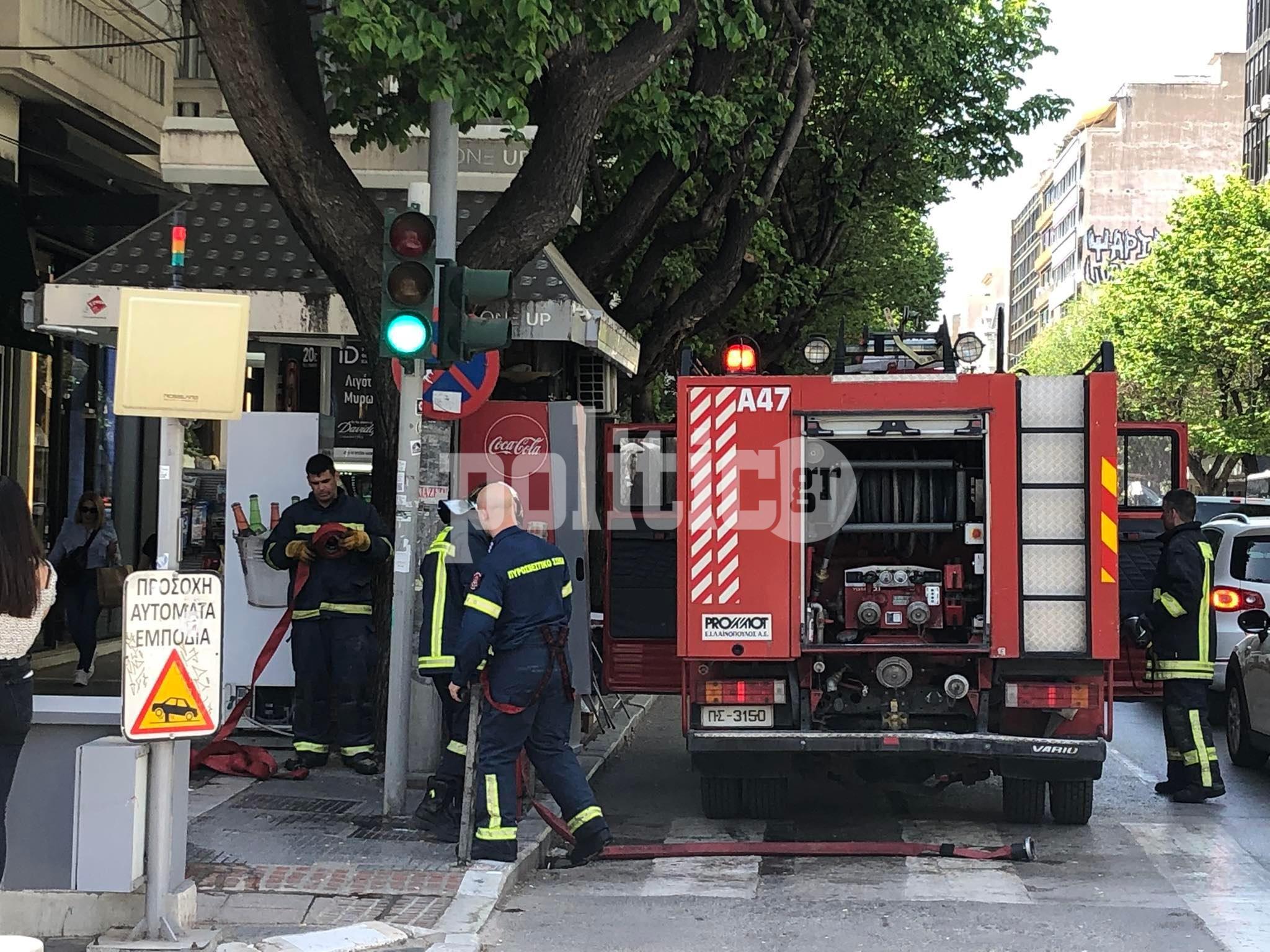 Θεσσαλονίκη τώρα: Φωτιά σε κατάστημα εστίασης στο κέντρο της πόλης (pic & vid)