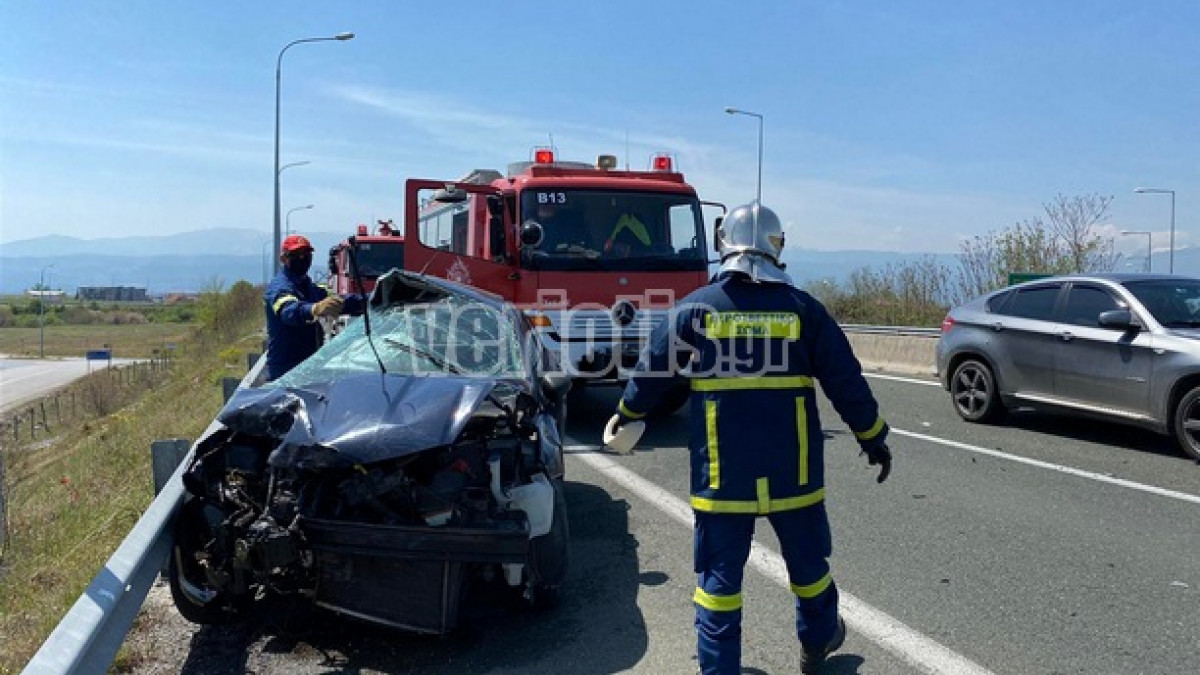 Βέροια: Μία νεκρή και δύο τραυματίες σε τροχαίο στην Ε.Ο. (vid)