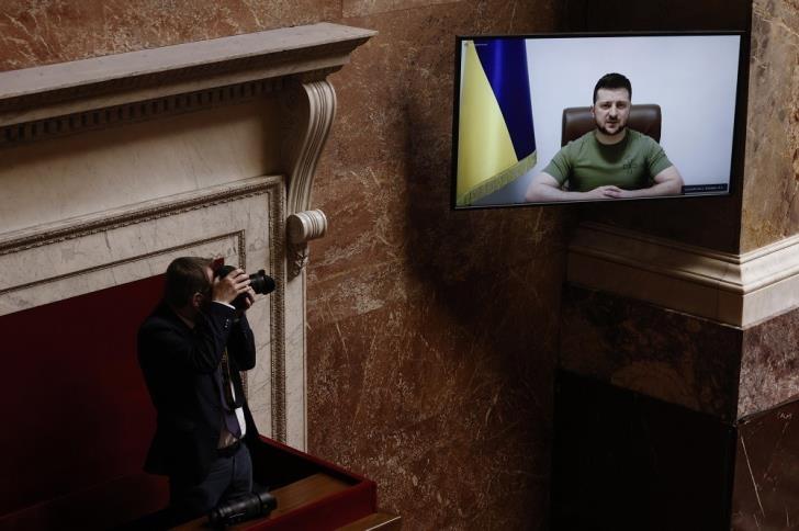 Θύελλα αντιδράσεων για τον μαχητή του νεοναζιστικού τάγματος «Αζόφ» που μίλησε στην Ελληνική Βουλή (vid)