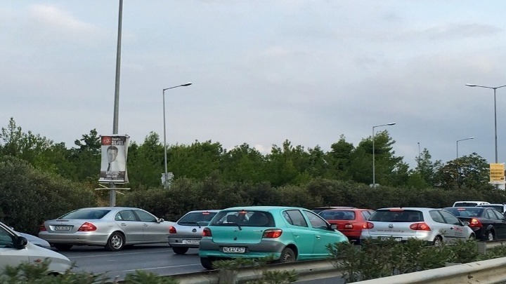 Θεσσαλονίκη: Καραμπόλα και μποτιλιάρισμα στον Περιφερειακό