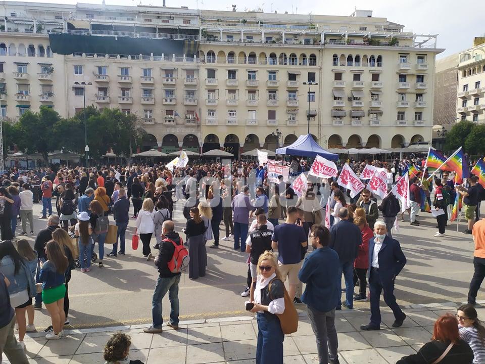 Θεσσαλονίκη: Μεγάλη αντιπολεμική συναυλία στην πλατεία Αριστοτέλους