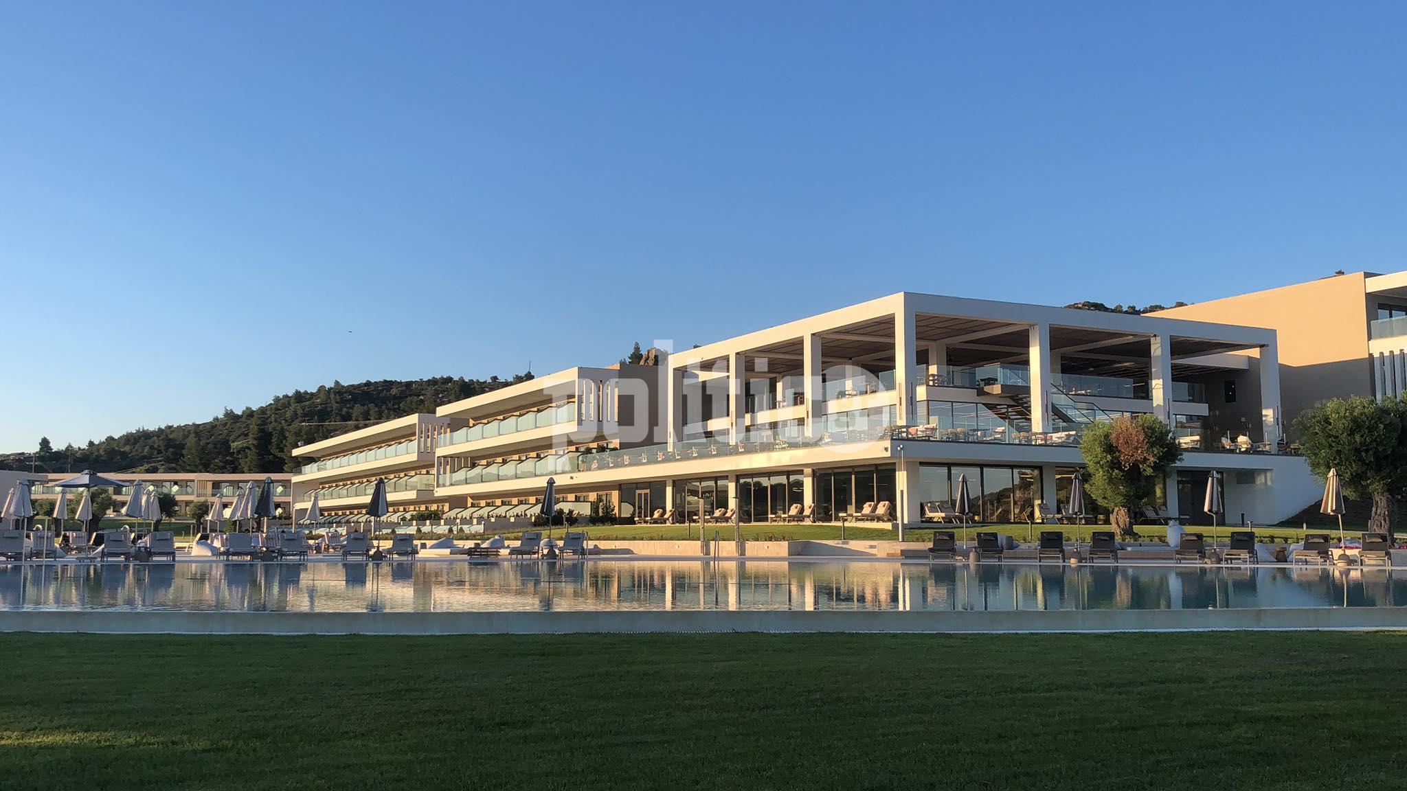 Σιθωνία: Άνοιξε τις πύλες του το υπερπολυτελές ξενοδοχείο στον Άη Γιάννη (pics&vid)