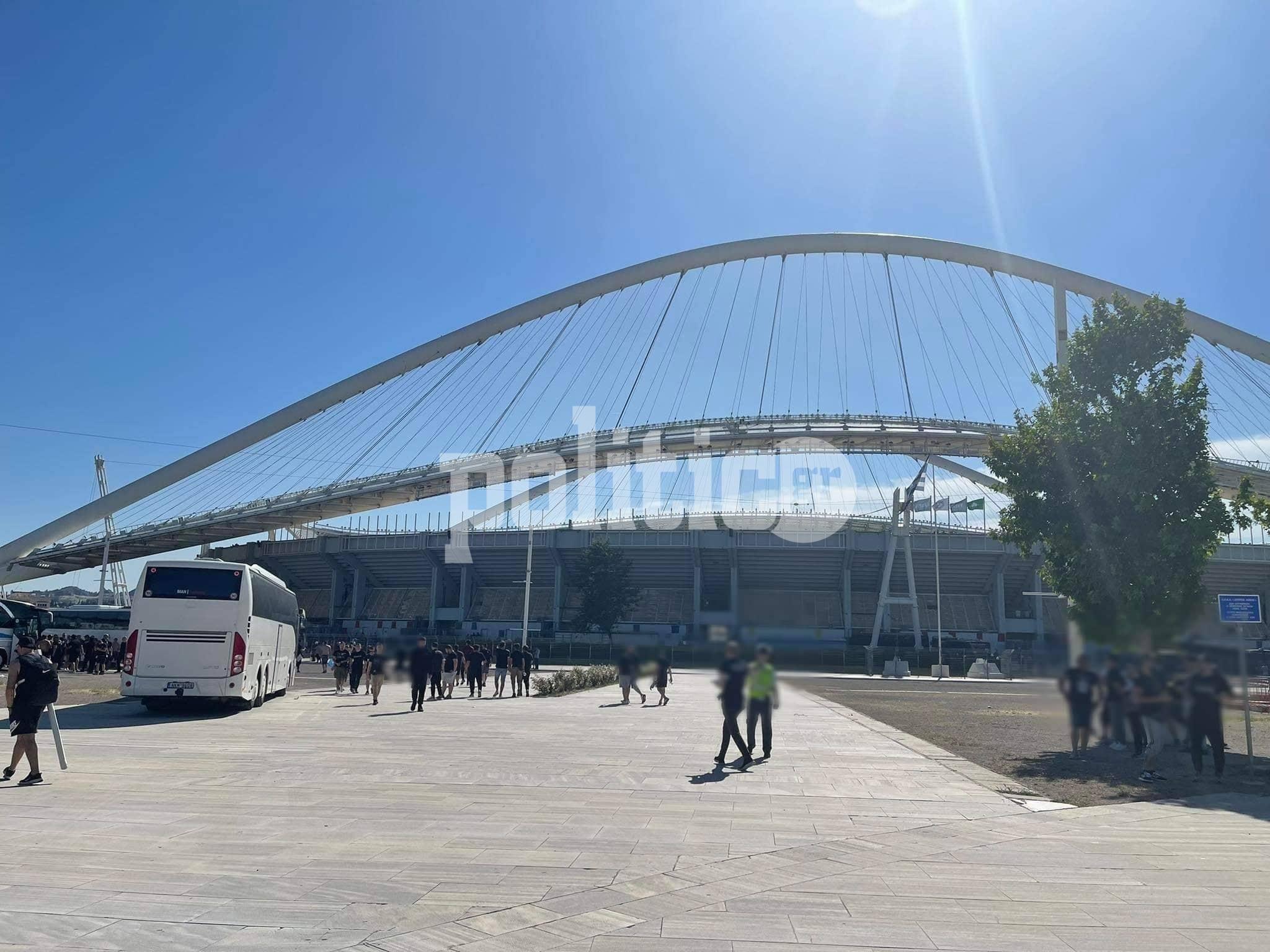 ΟΑΚΑ: Έφτασαν τα πρώτα λεωφορεία του ΠΑΟΚ (pics)