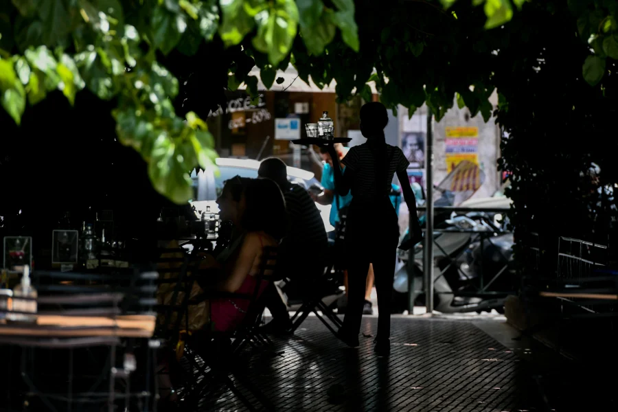 Ρεσιτάλ εκφοβισμού από εργοδότη στη Λάρισα: Επιτέθηκε σε εγκυμονούσα