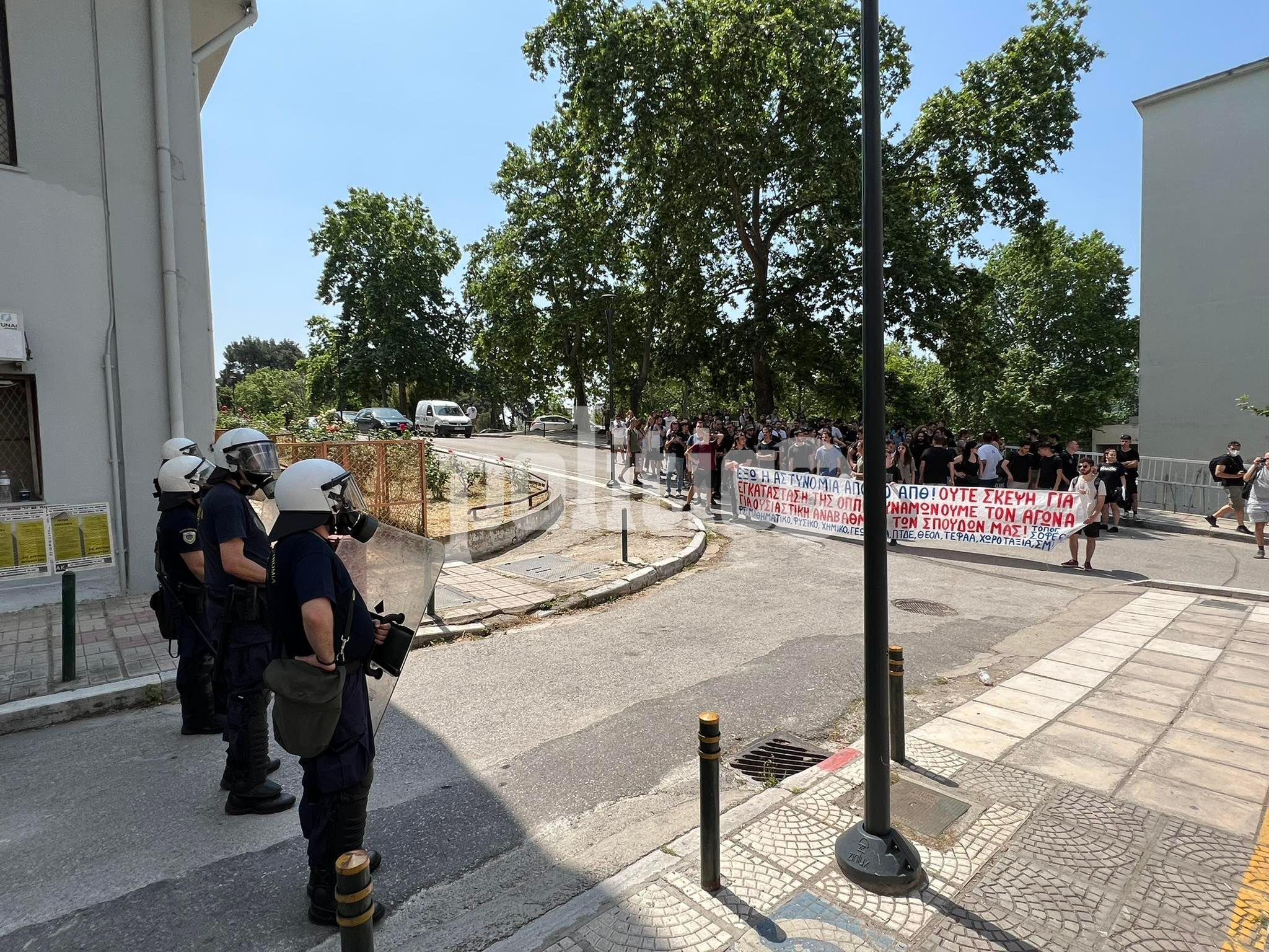 ΑΠΘ: Νέα κινητοποίηση φοιτητών κατά της παρουσίας της ΕΛ.ΑΣ. (pics & vids)
