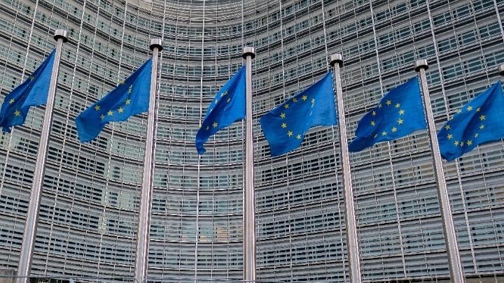 ΕΕ: Ειδικό δικαστήριο που θα δικάσει τα εγκλήματα πολέμου της Ρωσίας στην Ουκρανία