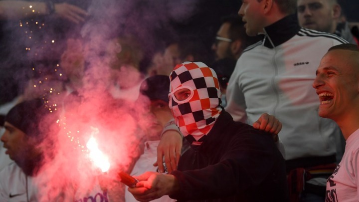 Επίθεση δέχτηκαν φίλαθλοι της Γουέστ Χαμ στη Φρανκφούρτη – Ένας τραυματίας στο νοσοκομείο