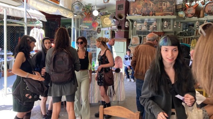 Φοιτητές και φοιτήτριες του ΑΠΘ μετατρέπουν το Μπιτ Παζάρ σε γκαλερί