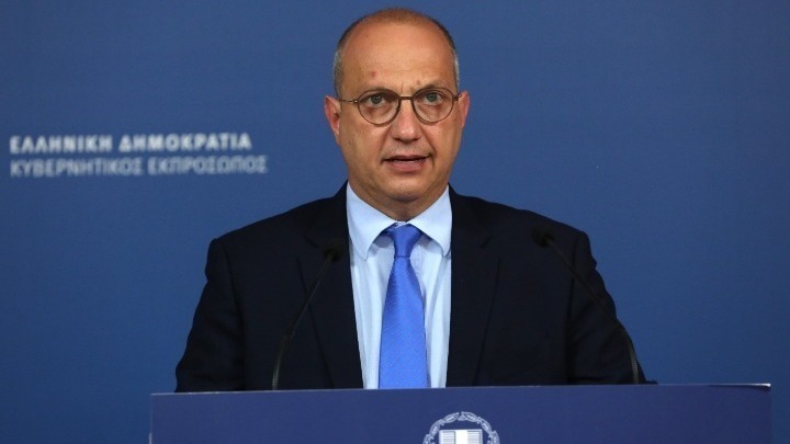 Οικονόμου: «Η Ελλάδα στέλνει στην Ουκρανία παλιά τεθωρακισμένα» (vid)