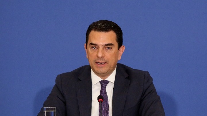 Σκρέκας: «Δίνουμε περίπου 300 με 400 εκατ. ευρώ κάθε μήνα για να στηρίξουμε νοικοκυριά και επιχειρήσεις» (vid)