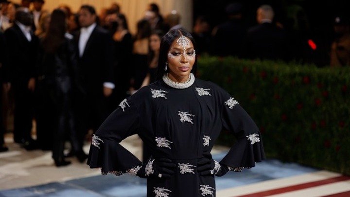 Met Gala 2022: Πόσο κοστίζει το διαμαντένιο κολιέ που φόρεσε η Ναόμι Κάμπελ;
