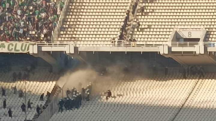 Νέα στιγμή έντασης μεταξύ των οπαδών