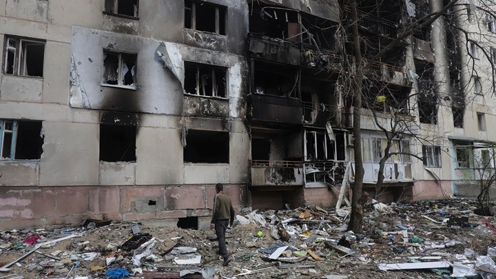 Ουκρανία: Τουλάχιστον 10 άμαχοι νεκροί από ρωσικούς βομβαρδισμούς