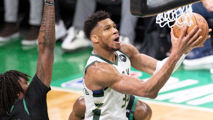 Μπακς: Triple Double ο Αντετοκούνμπο και break στη Βοστώνη