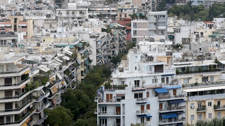 ΥΠΟΙΚ: Οι 8 στους 10 πολίτες πληρώνουν ακόμα χαμηλότερο ΕΝΦΙΑ