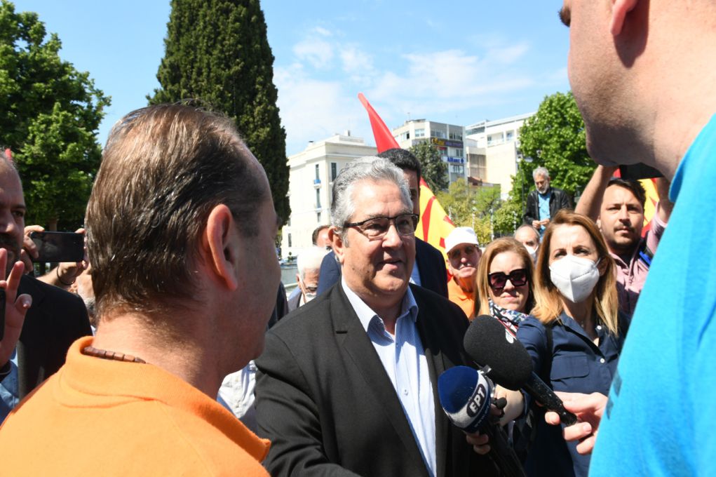 Αγωνιστική υποδοχή στον Δημήτρη Κουτσούμπα από τους εργαζόμενους της Καβάλας (vid)