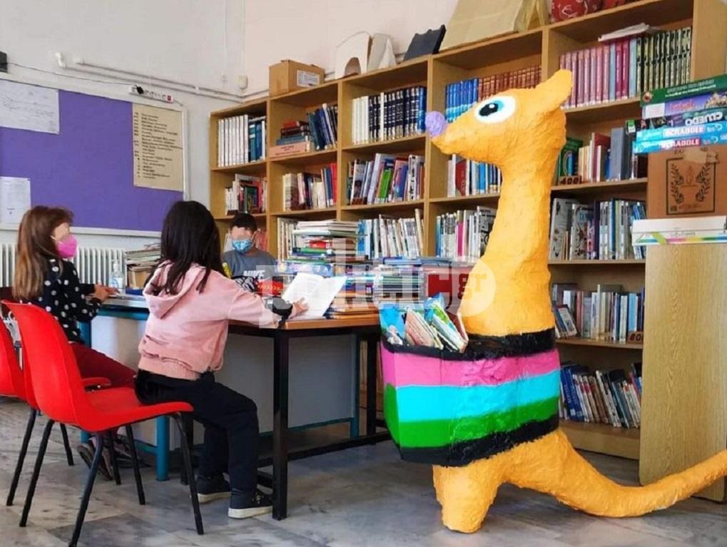 Μαθητές στη Θεσσαλονίκη έφτιαξαν «καγκουρό» και στέλνουν ηχηρό μήνυμα υπέρ της ισότητας των φύλων (pics & vid)