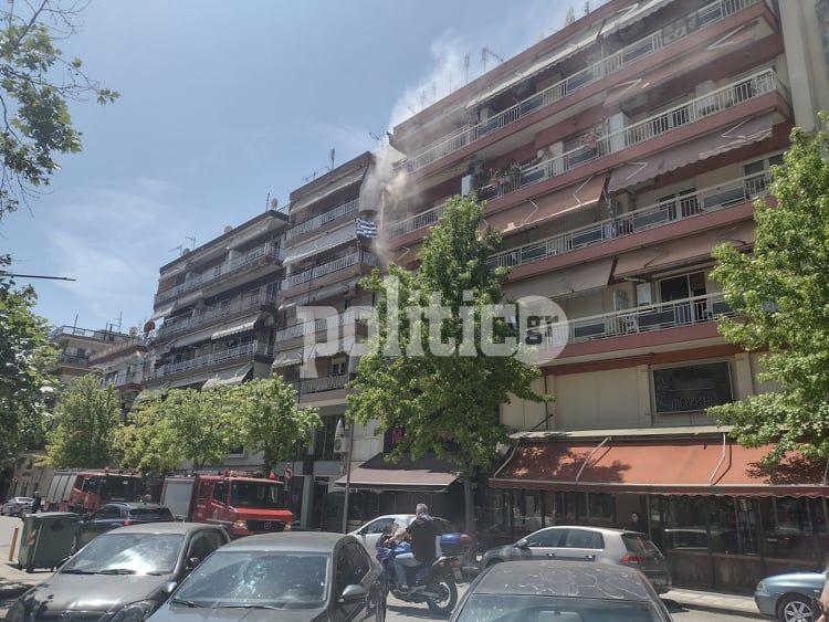 Θεσσαλονίκη τώρα: Υπό έλεγχο η πυρκαγιά σε σπίτι στο Κορδελιό (pics & vid)