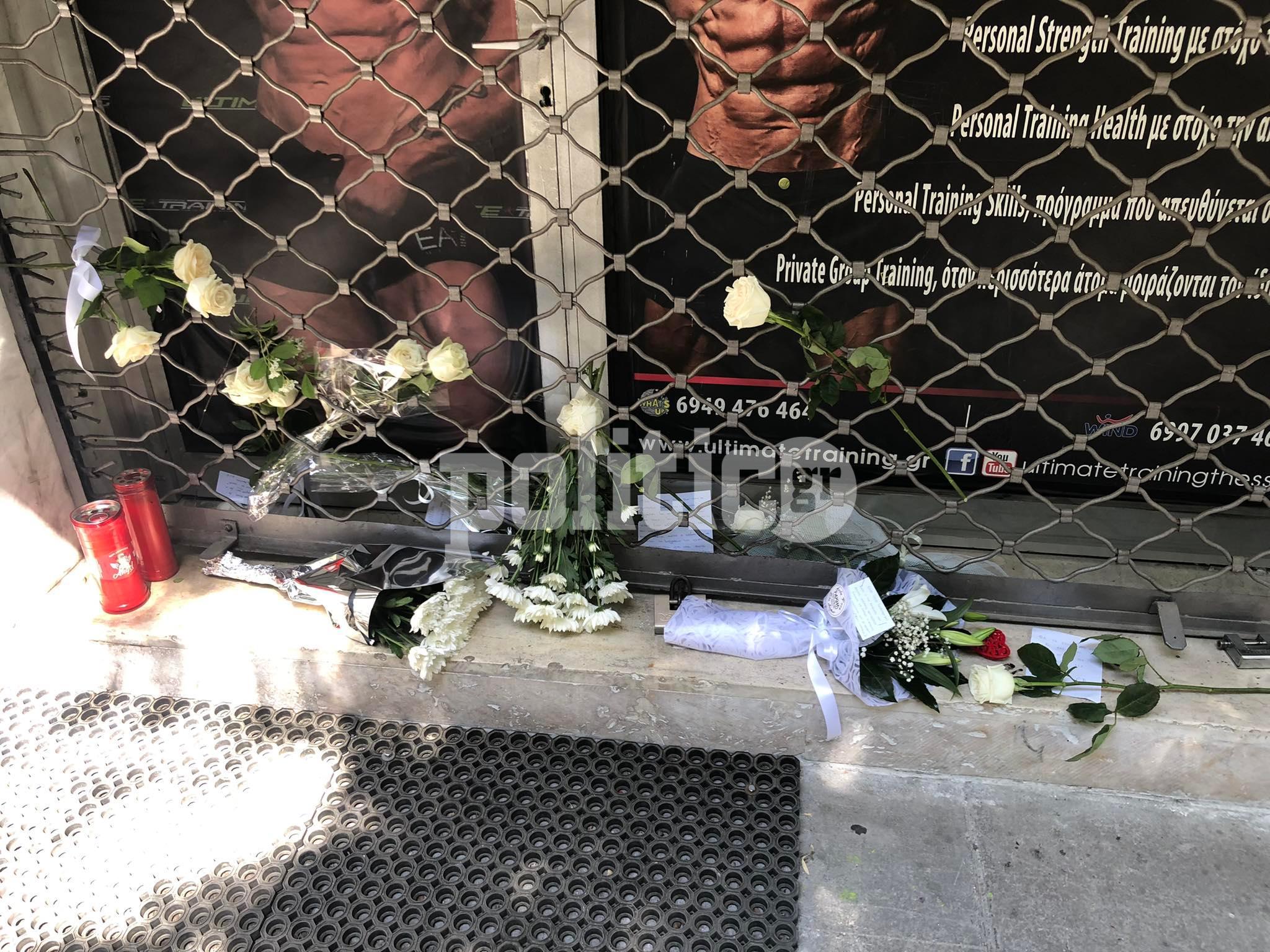 «Καλό ταξίδι coachάρα»: Κεριά, λουλούδια και σημειώματα στην επιχείρηση του αδικοχαμένου γυμναστή