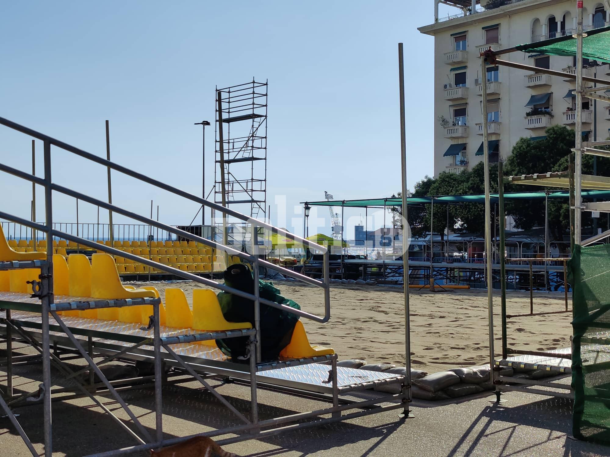Θεσσαλονίκη: Γήπεδο beach volley στην πλατεία Αριστοτέλους (pics)