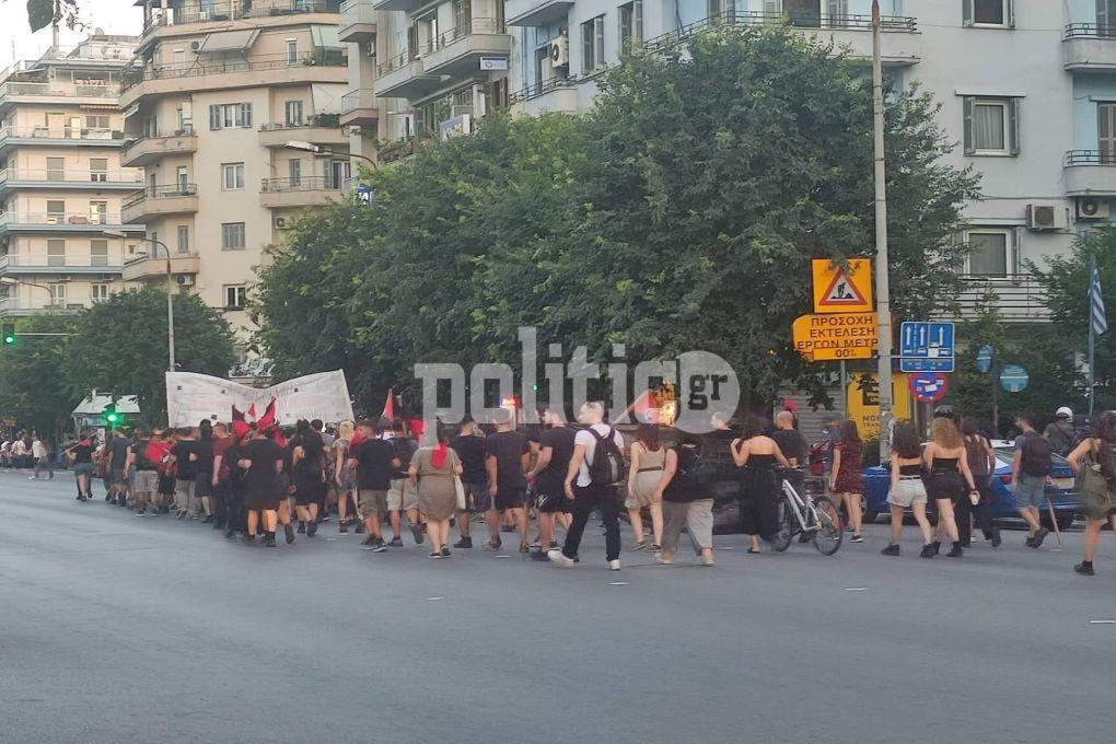 Θεσσαλονίκη: Αναρχικοί πραγματοποιούν πορεία στο κέντρο
